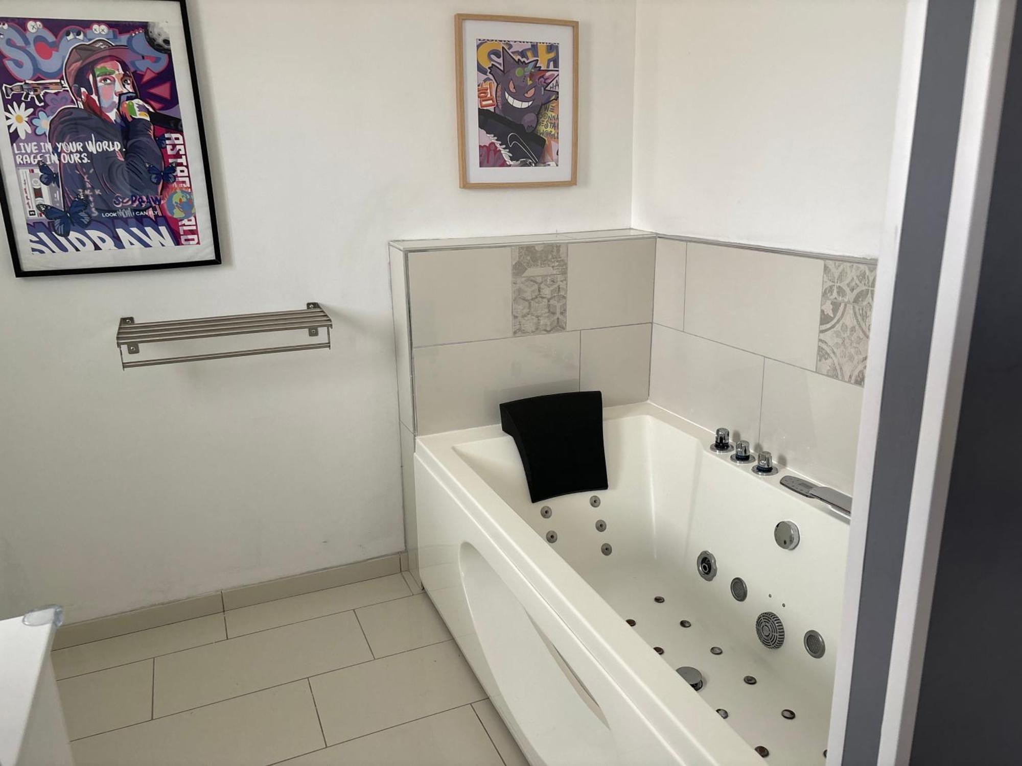 Maison Moderne Au Calme Avec Billard, Jacuzzi, Bain A Remous, Piscine, Babyfoot Labastide-du-Temple Exterior foto